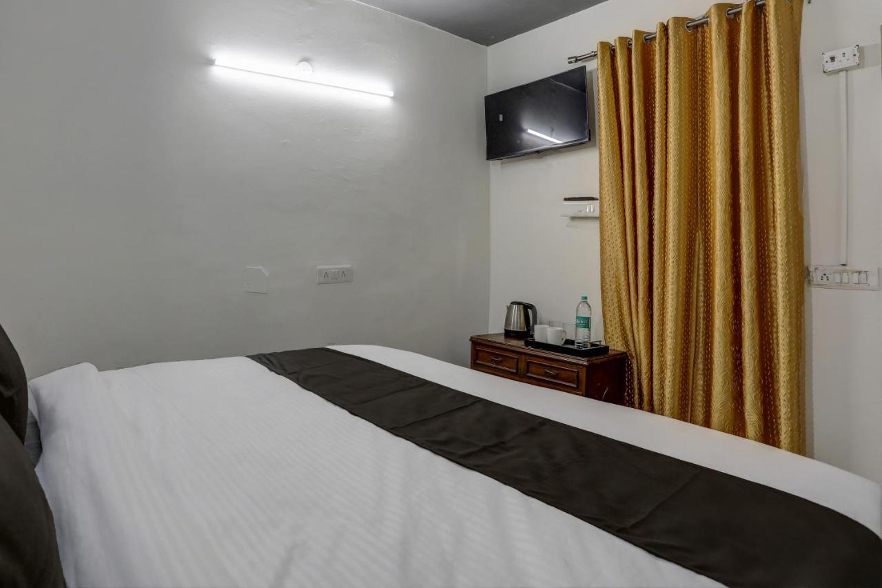Hotel O The Royal Villa New Delhi Bagian luar foto
