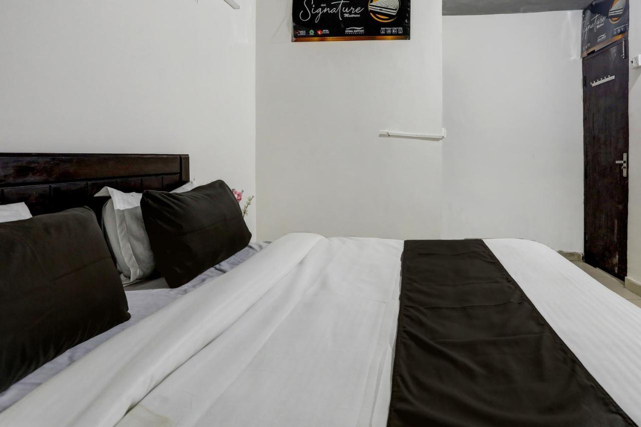 Hotel O The Royal Villa New Delhi Bagian luar foto