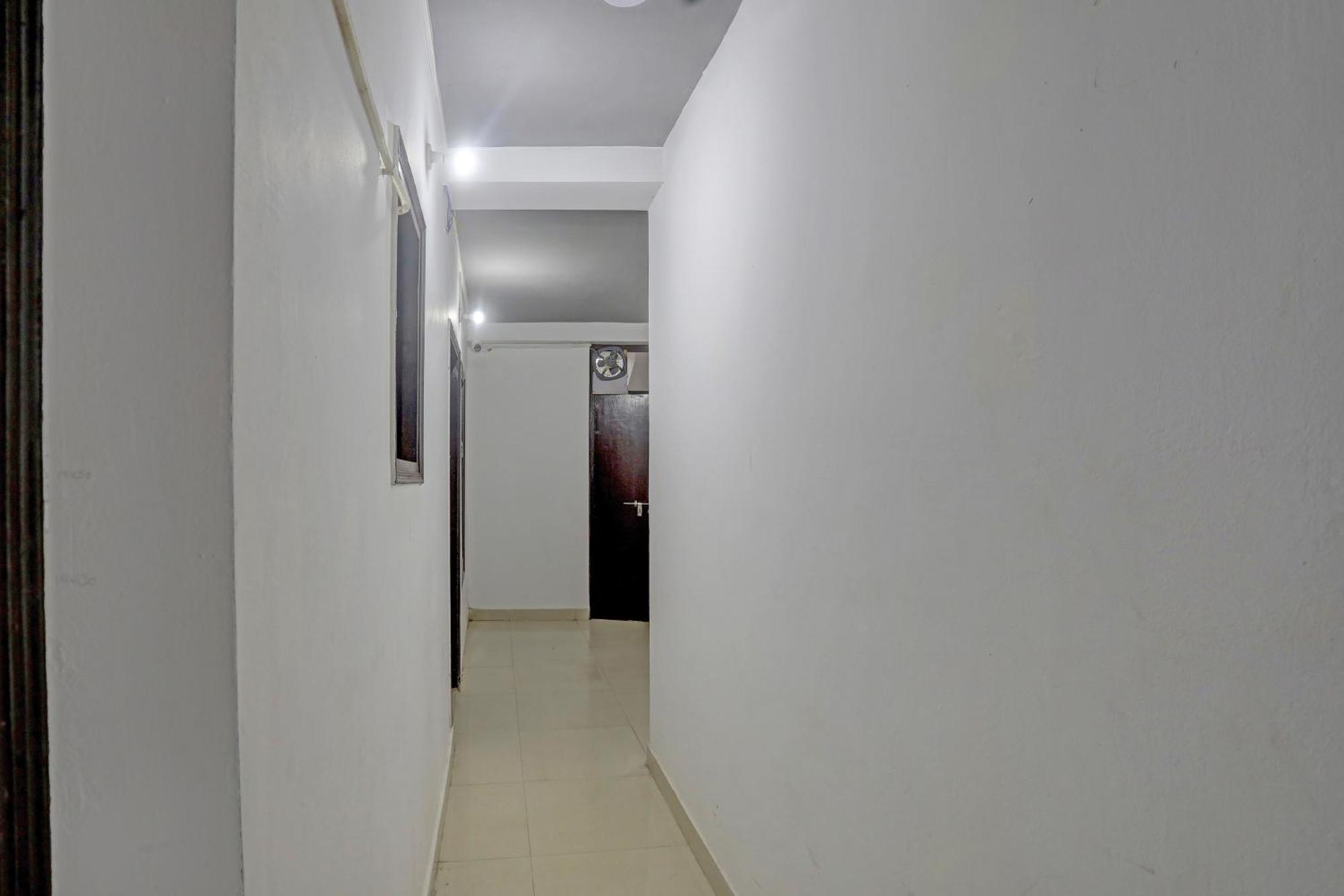 Hotel O The Royal Villa New Delhi Bagian luar foto