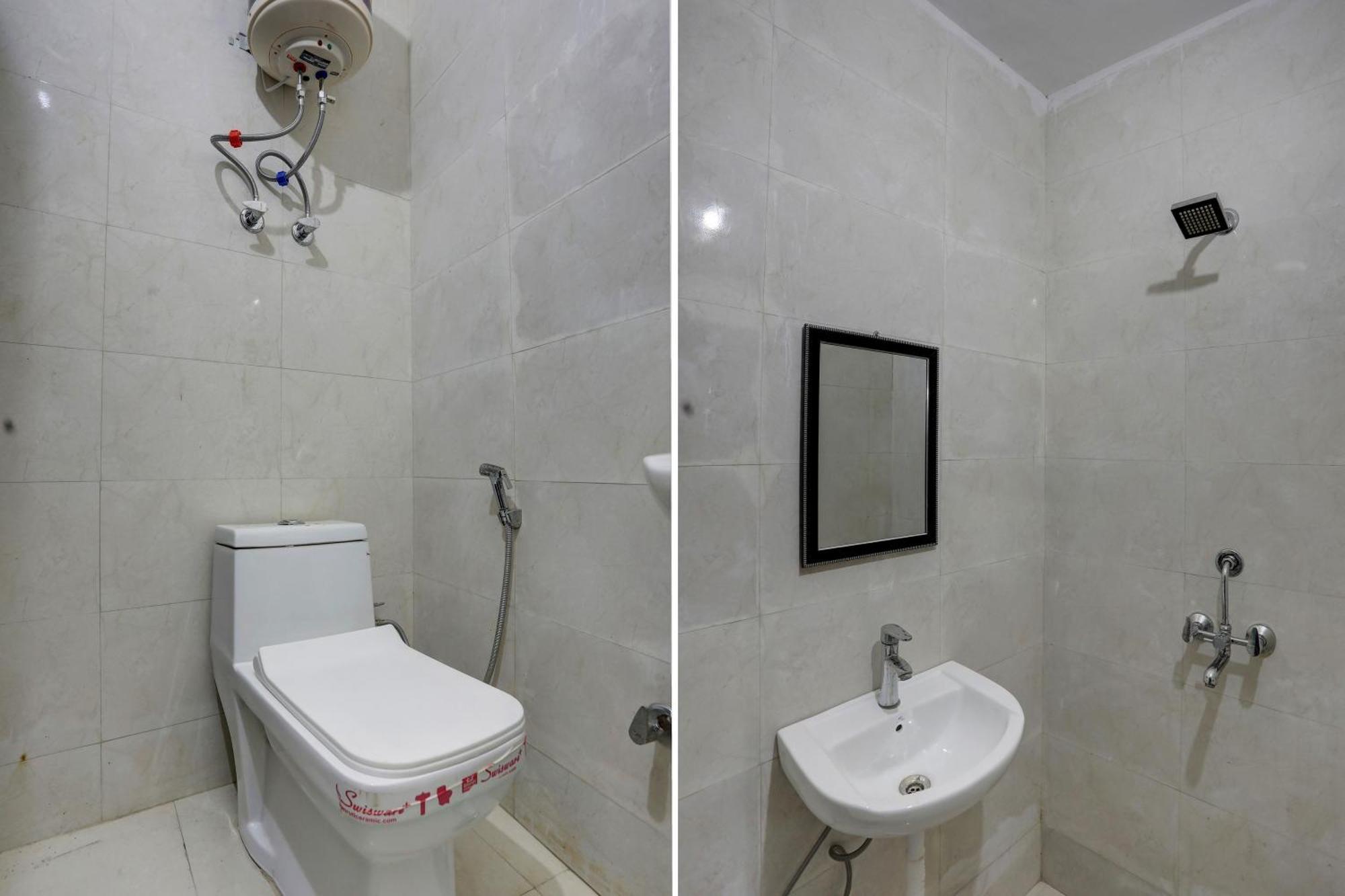 Hotel O The Royal Villa New Delhi Bagian luar foto